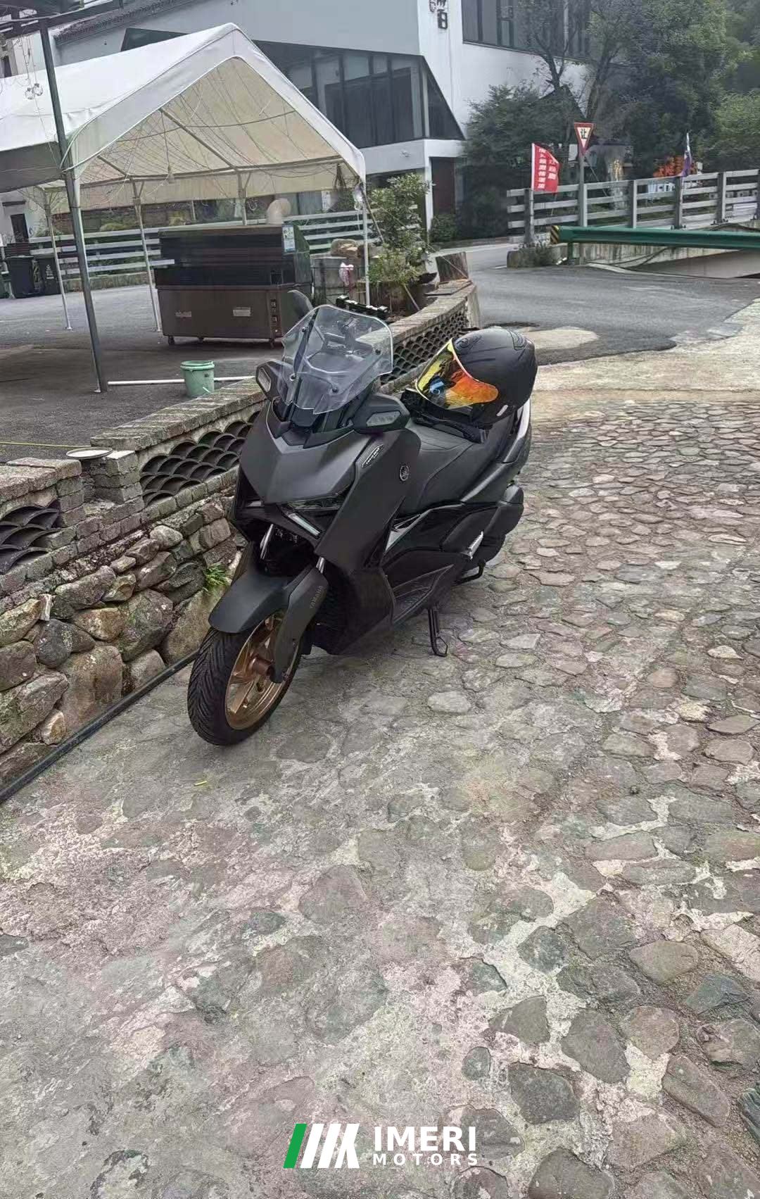 2025 Yamaha XMAX 300 cc