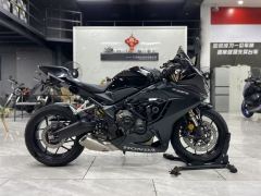 Honda CBR650R - photo 1