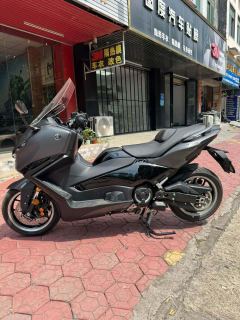 Yamaha TMAX 560 cc - photo 7