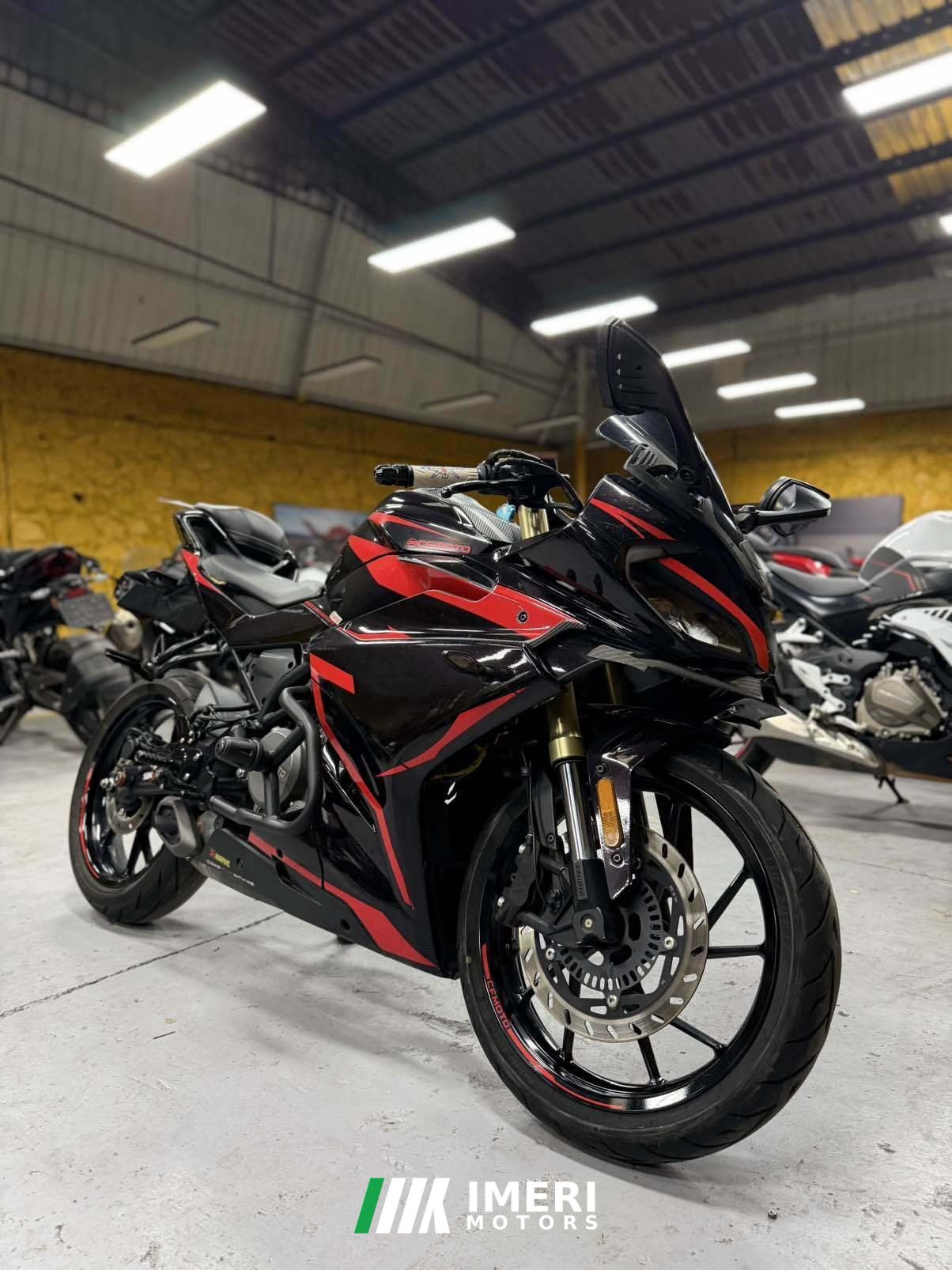 2023 CFMOTO 250SR