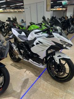 Kawasaki Ninja 400 - ფოტო 3