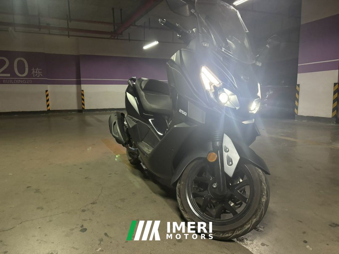 SYM Cruisym 250 - motorcycle from China