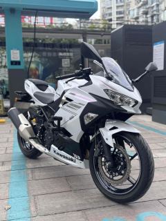 Kawasaki Ninja 400 - ფოტო 1