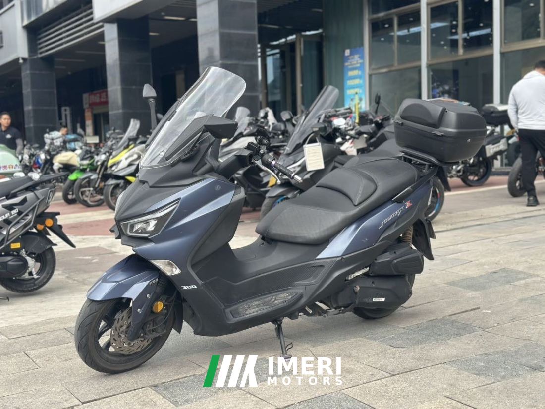 SYM Joymax Z 300 - motorcycle from China