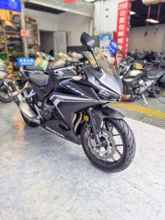 Honda CBR400R - ფოტო 3
