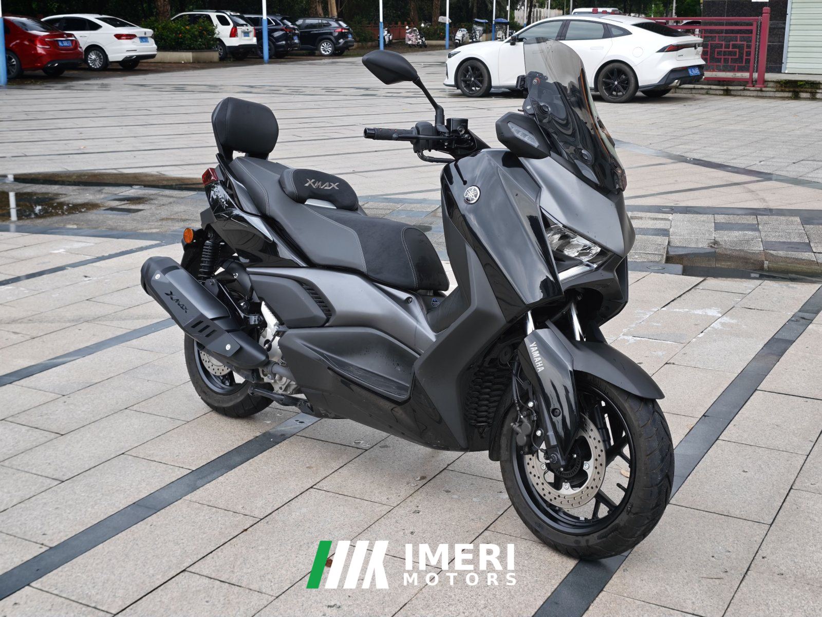 2025 Yamaha XMAX 300 cc