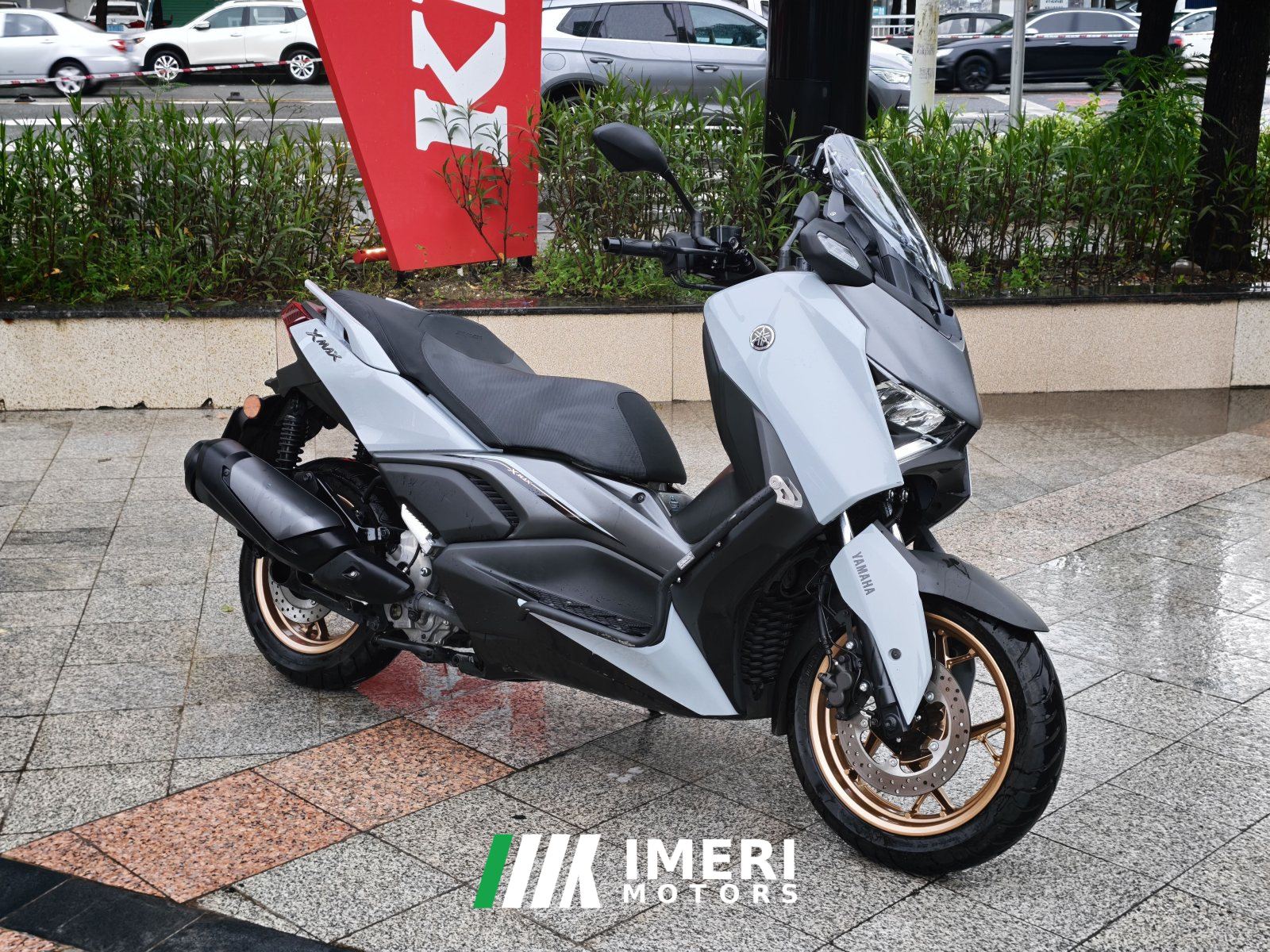 2025 Yamaha XMAX 300 cc