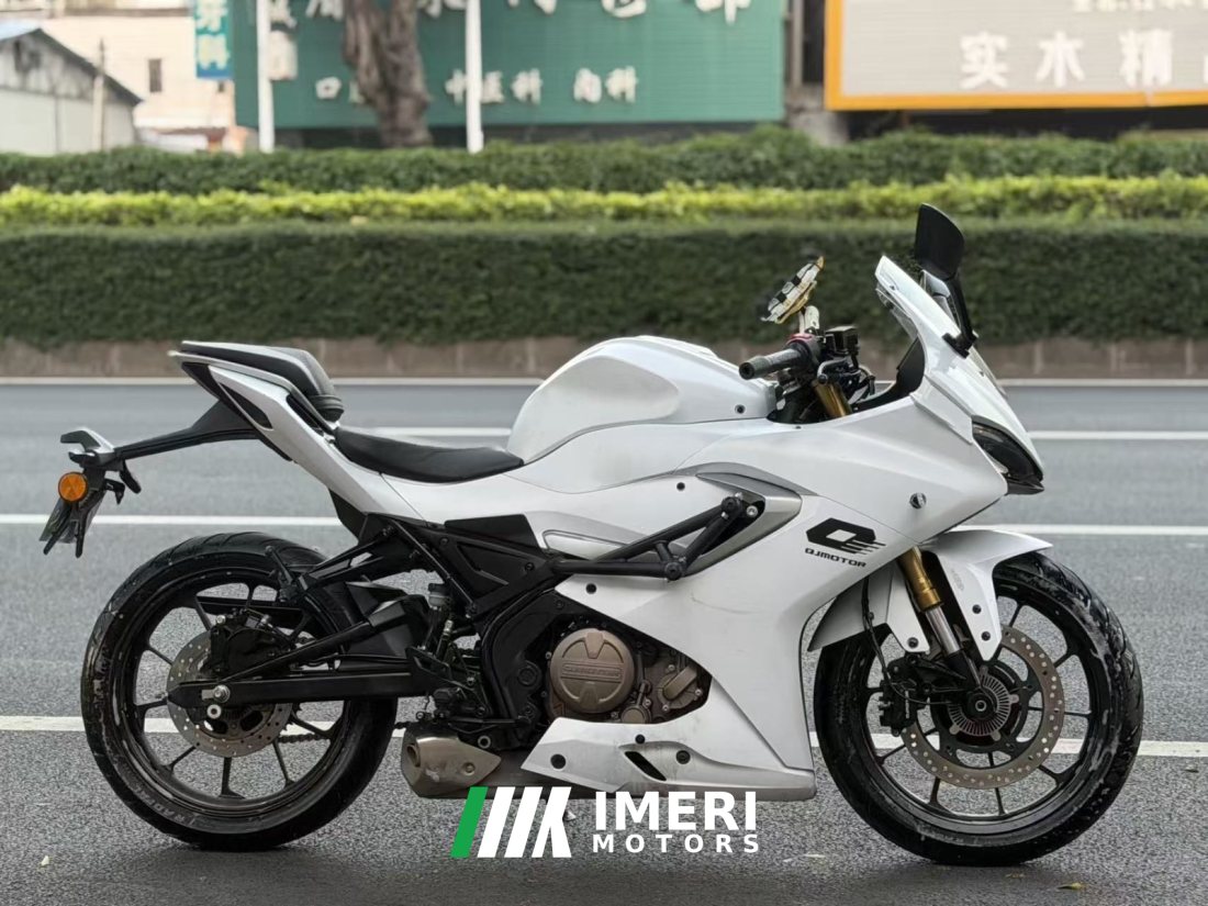 QJMOTOR SRK 250 - motorcycle from China