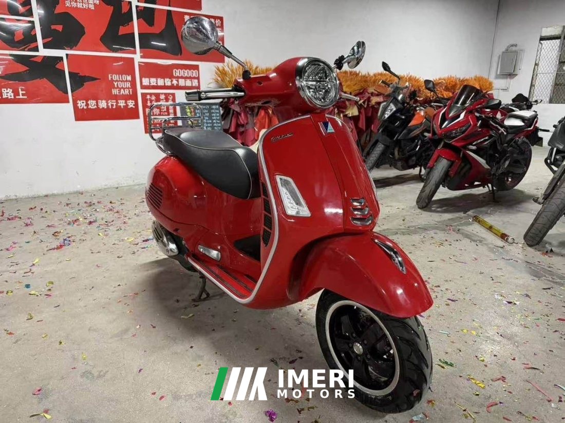 VESPA GTS 300 cc - мотоцикл из Китая