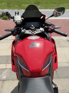 Honda CBR400R - photo 8