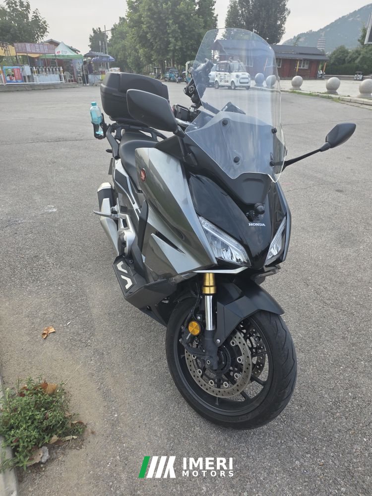 2023 Honda NSS750
