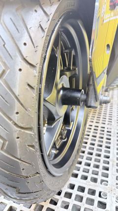 Yamaha XMAX 300 cc - photo 9