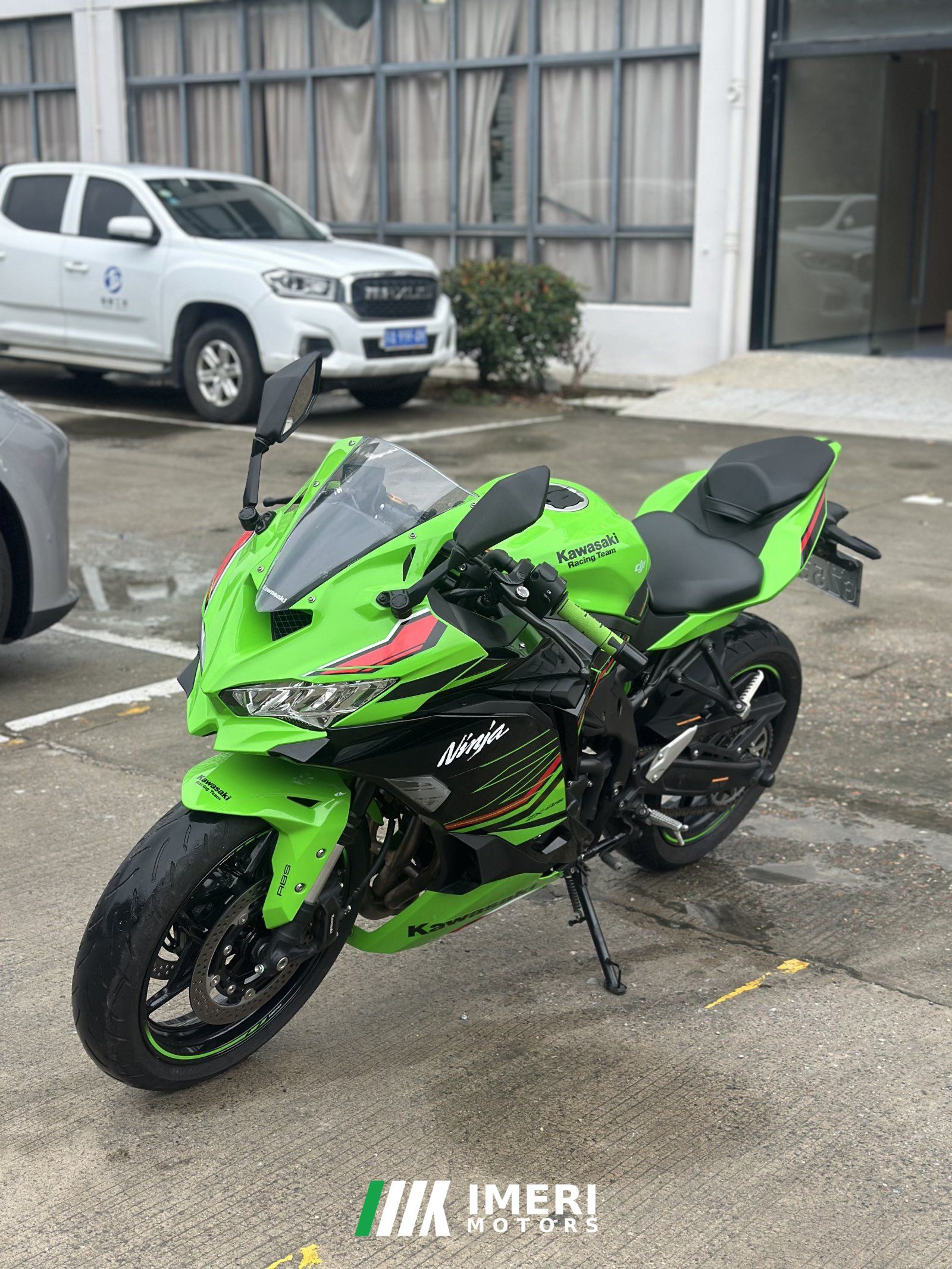 2023 Kawasaki ZX-4R 400 cc