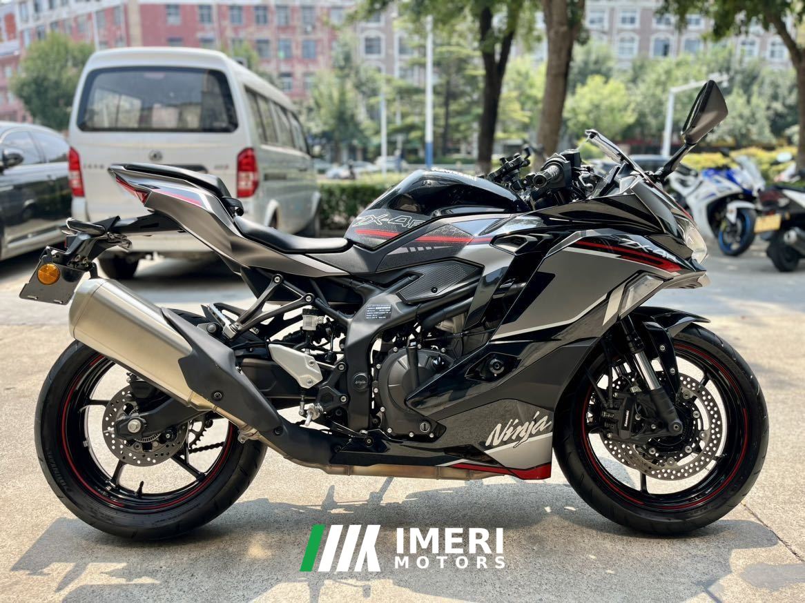 2024 Kawasaki ZX-4R 400 cc