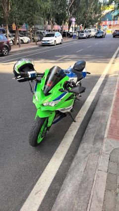 Kawasaki ZX-4R 400 cc - ფოტო 1