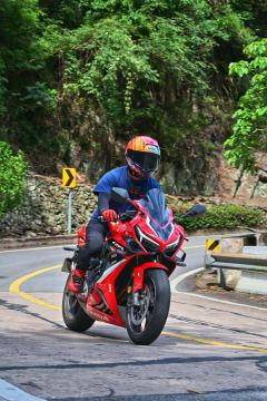 Honda CBR650R - ფოტო 12