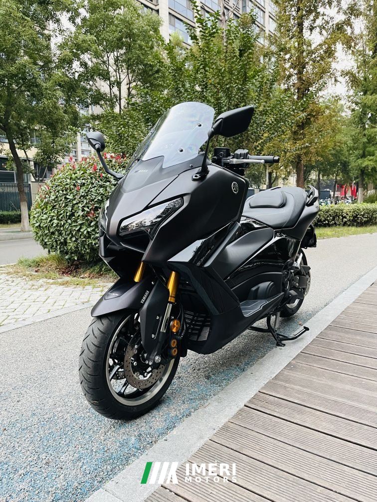 2025 Yamaha TMAX 560 cc