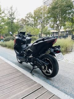 Yamaha TMAX 560 cc - photo 8