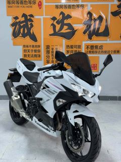 Kawasaki Ninja 400 - фото 1