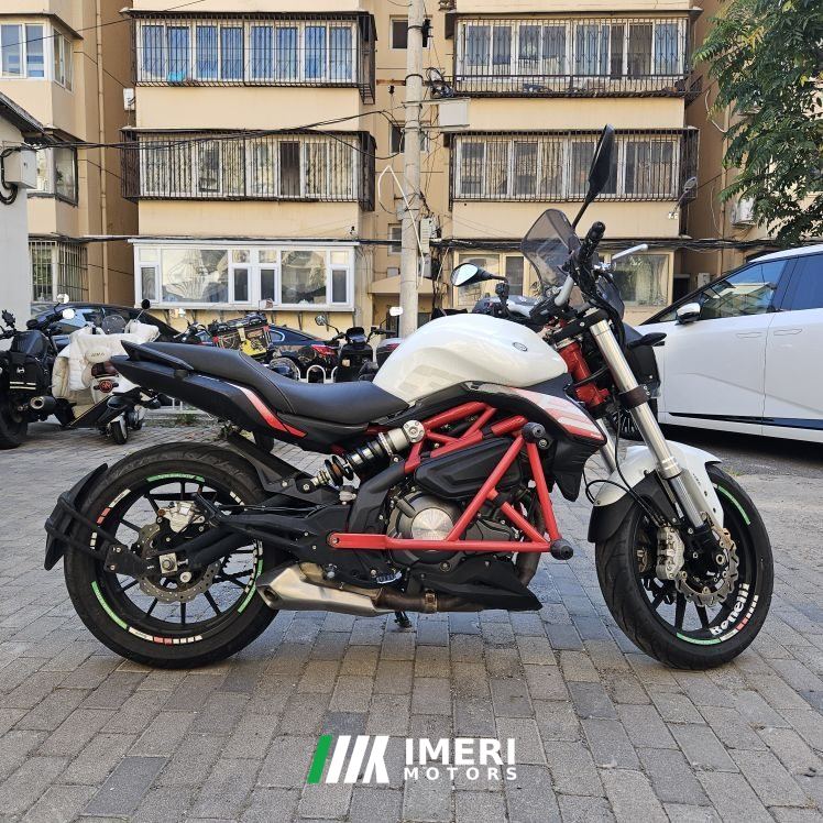 2019 Benelli TNT 300 / BN 302S
