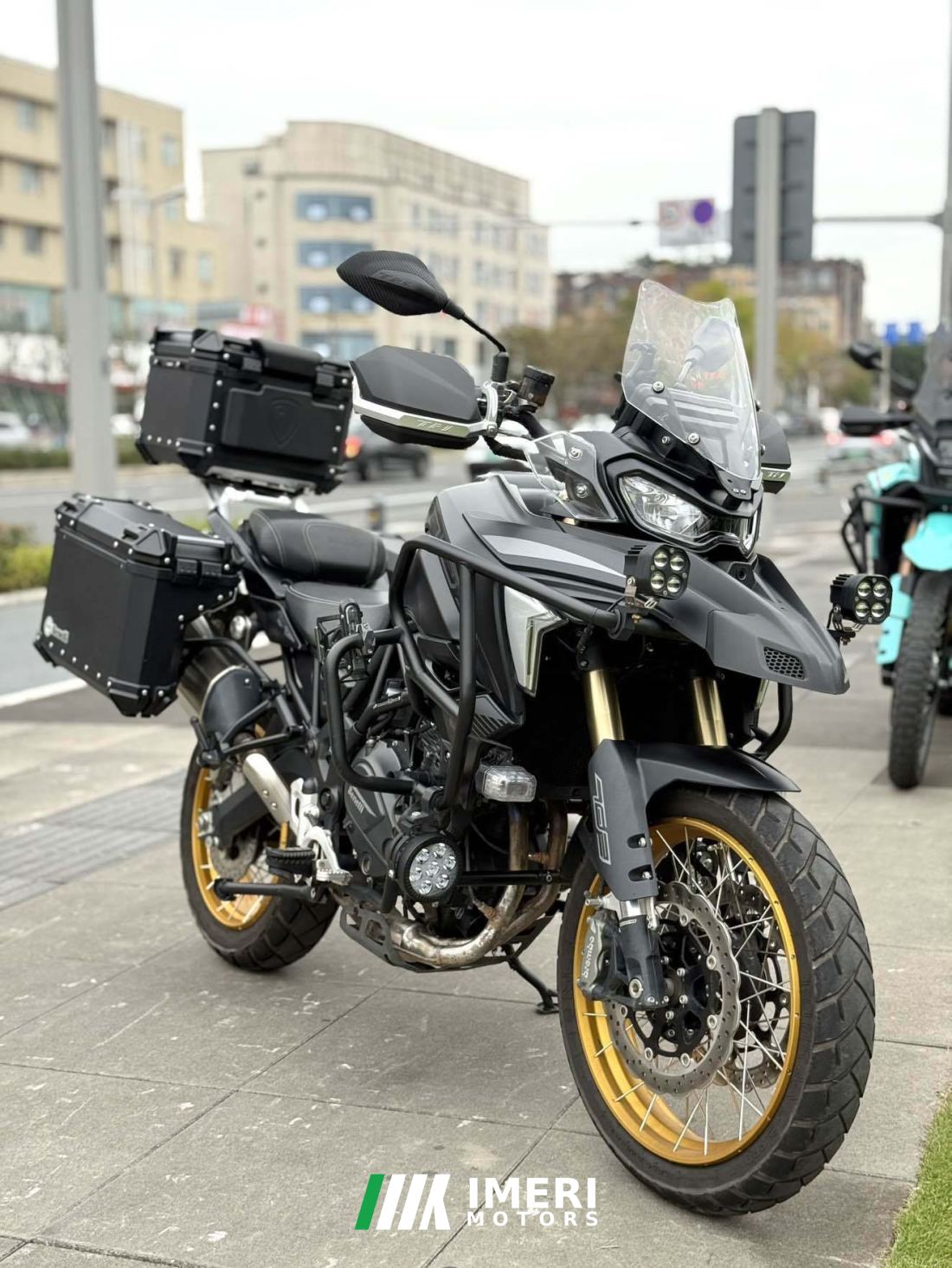 Benelli TRK702 700 cc - мотоцикл из Китая