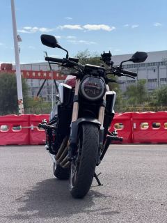 Honda CB650R - photo 2