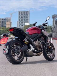 Honda CB650R - photo 4