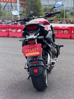 Honda CB650R - photo 9