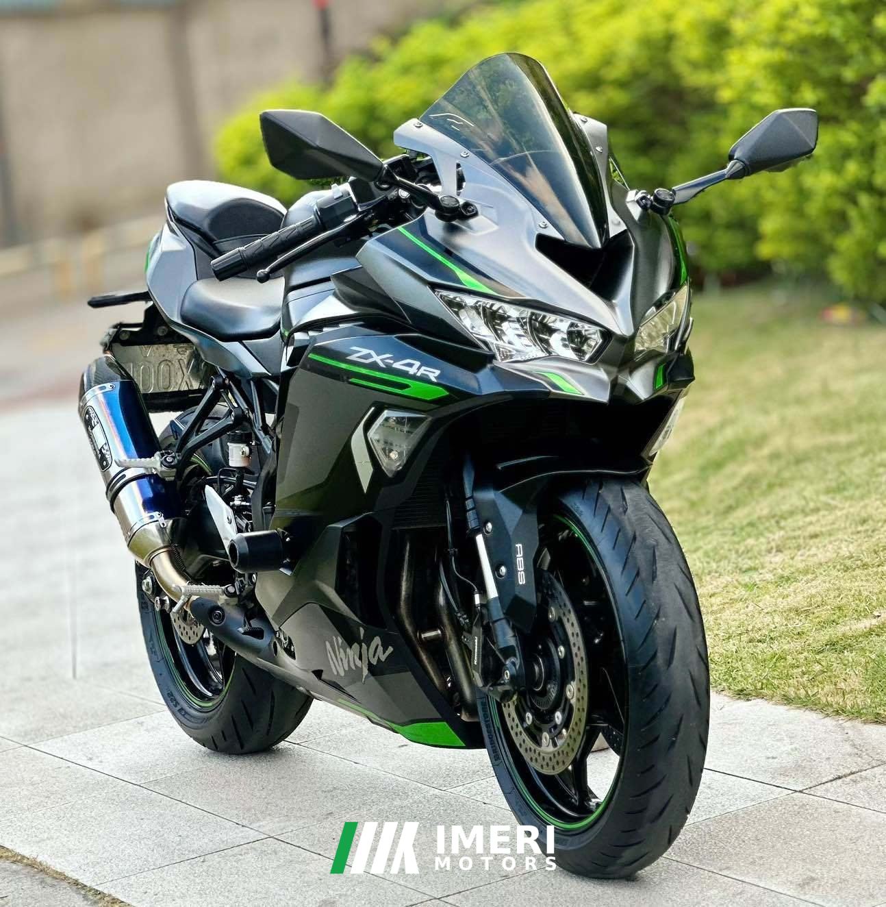 2023 Kawasaki ZX-4R 400 cc