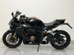 Honda CBR650R - photo 2