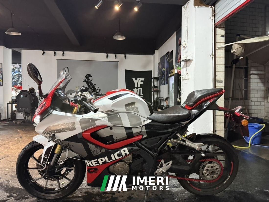 QJMOTOR SRK 250 - motorcycle from China