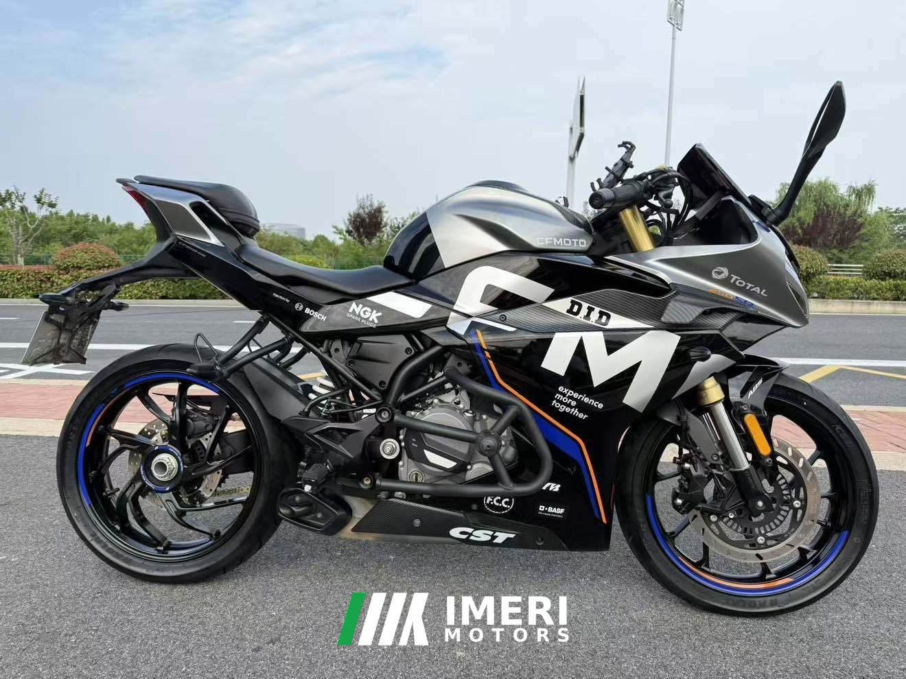 2022 CFMOTO 250SR