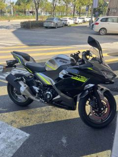 Kawasaki Ninja 400 - ფოტო 1