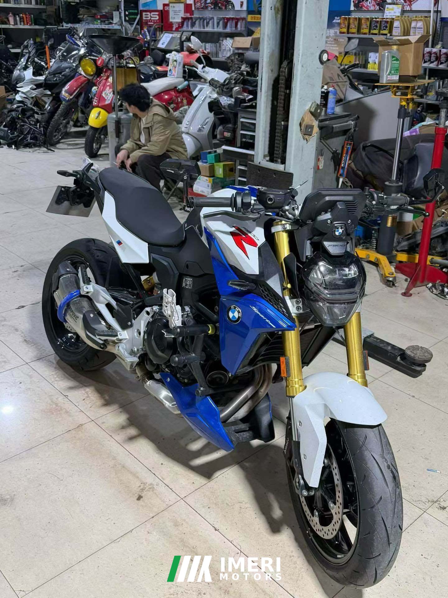 2026 BMW F 900 R
