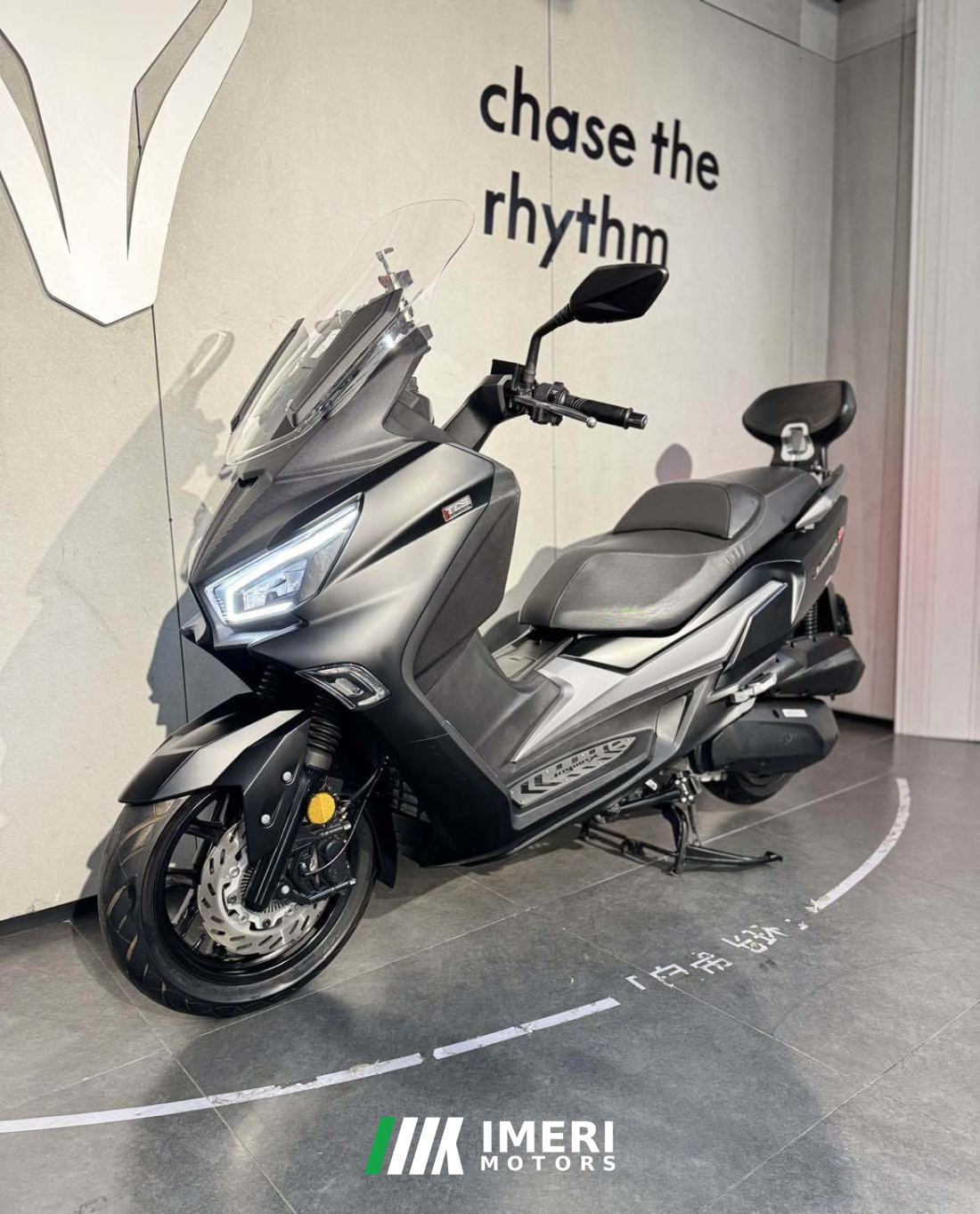 SYM Joymax Z 300 - мотоцикл из Китая