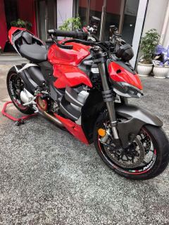 Ducati Street Fighter V2 950 cc - ფოტო 3