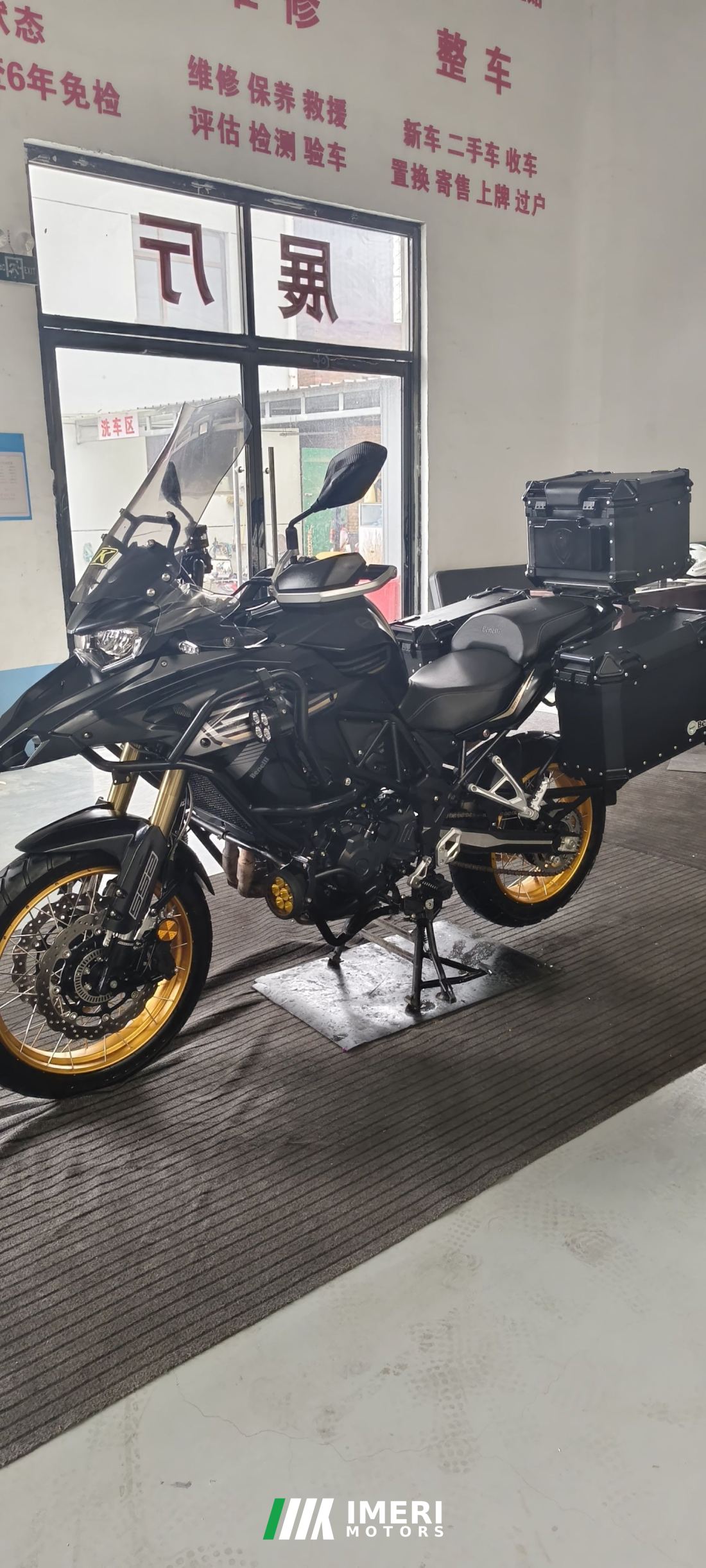 Benelli TRK552 550 cc - мотоцикл из Китая