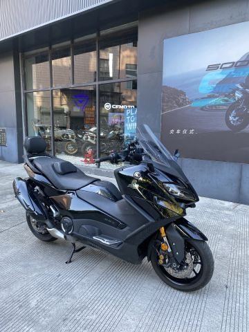 2025 Yamaha TMAX 560 cc