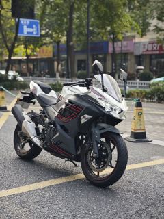Kawasaki Ninja 400 - photo 1