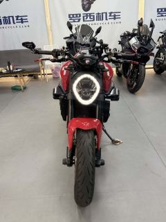 Ducati Monster 950 cc - ფოტო 2