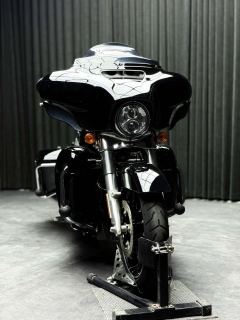 Harley-Davidson Street Glide 1923 cc - photo 4