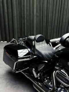 Harley-Davidson Street Glide 1923 cc - photo 6