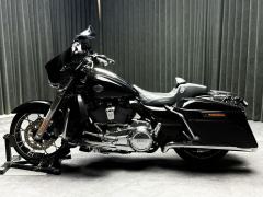 Harley-Davidson Street Glide 1923 cc - photo 8