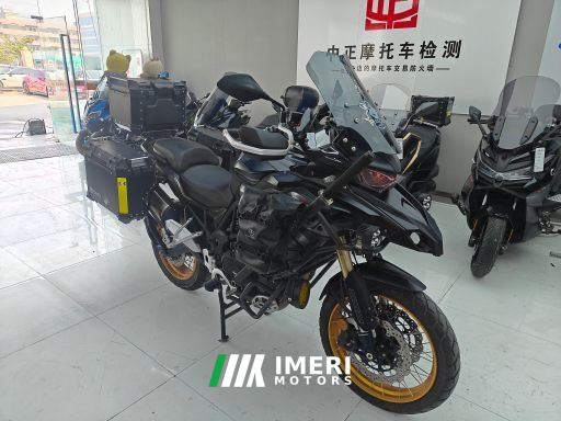 2025 Benelli TRK552 550 cc