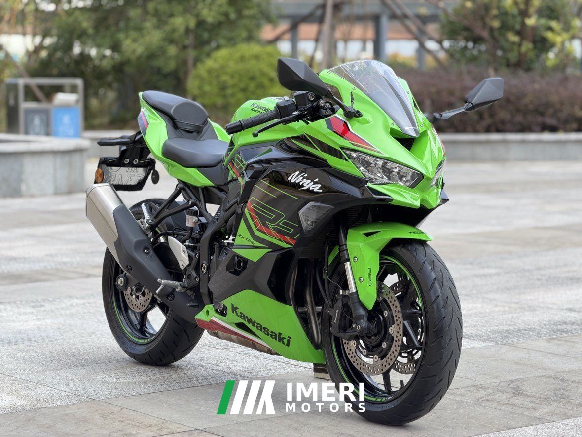 2023 Kawasaki ZX-4R 400 cc