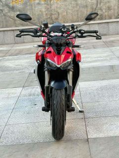 Ducati Street Fighter V2 950 cc - ფოტო 4