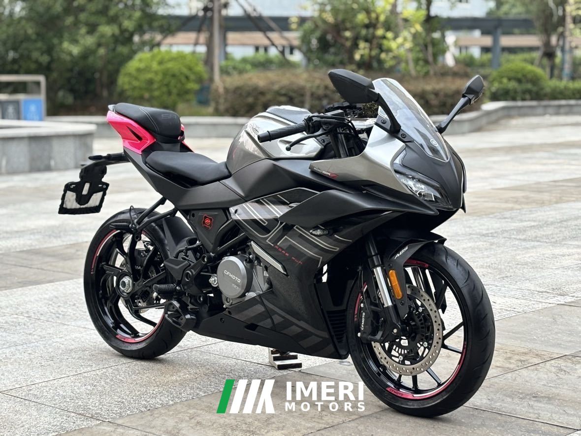 2025 CFMOTO 250SR