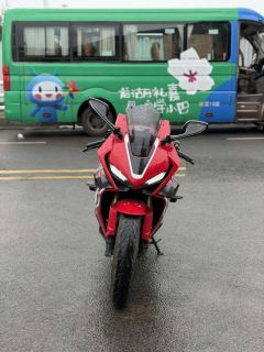 Honda CBR650R - photo 3