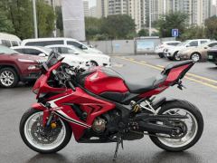 Honda CBR650R - photo 4