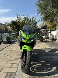 Kawasaki Ninja 400 - ფოტო 4